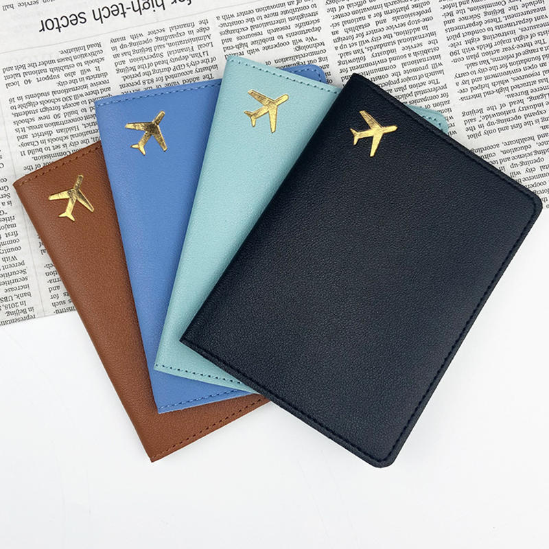 Women Accessories Business Name - Luksusowa złota okładka na paszport z