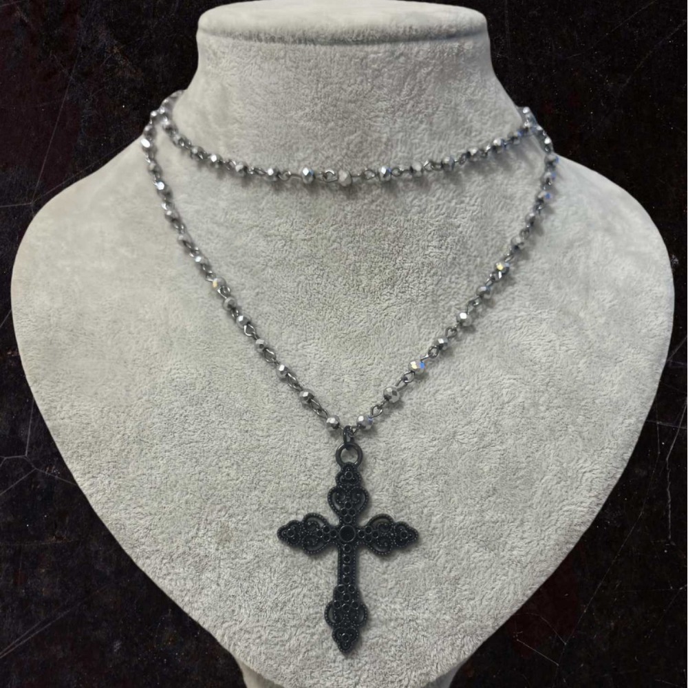 Naszyjnik damski z czarnymi ko – Women'S Vampire Accessories recenzja i cena